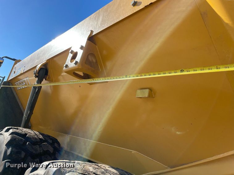 image for item DQ2290 2021 John Deere 260E  haul truck