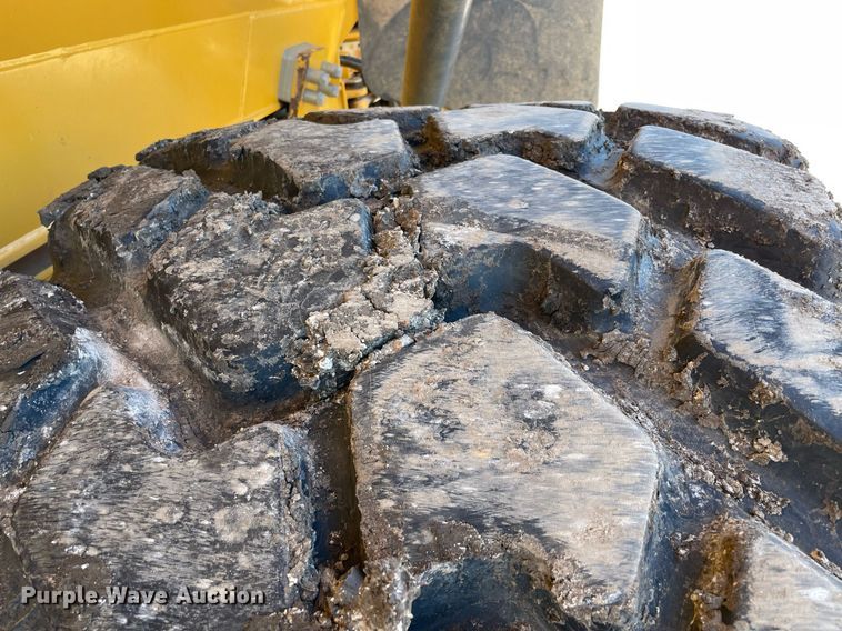 image for item DQ2290 2021 John Deere 260E  haul truck