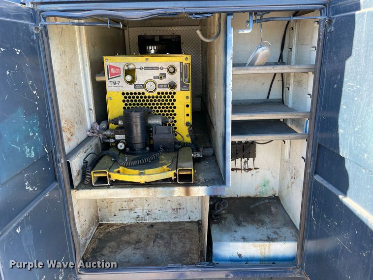 image for item DQ2291 2007 International 4300  Crew Cab utility / service truck