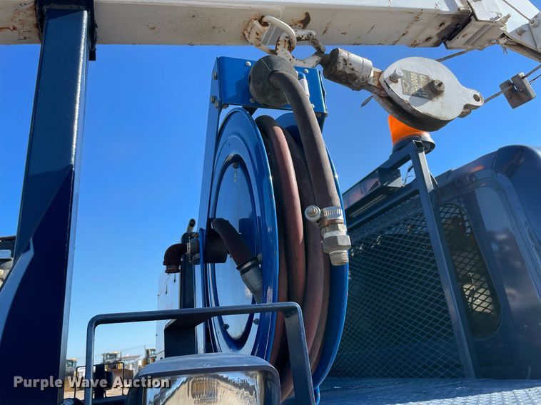 image for item DQ2291 2007 International 4300  Crew Cab utility / service truck