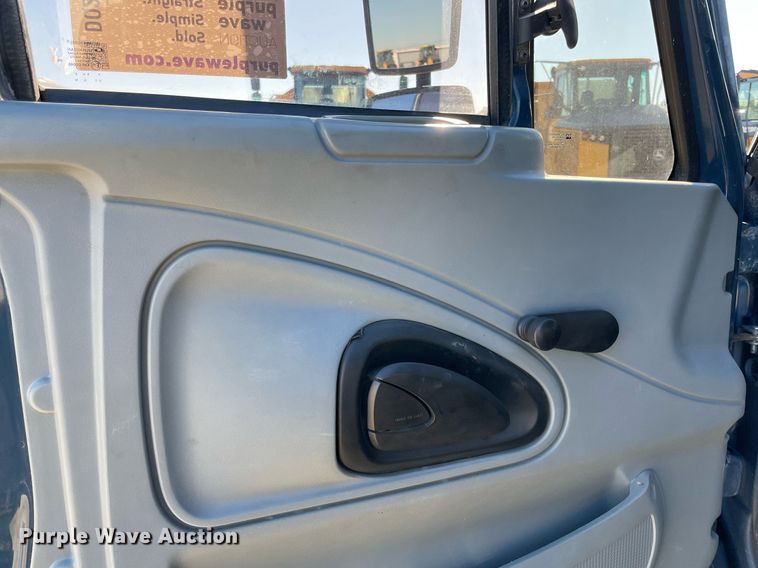 image for item DQ2291 2007 International 4300  Crew Cab utility / service truck