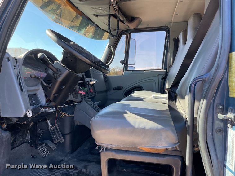 image for item DQ2291 2007 International 4300  Crew Cab utility / service truck