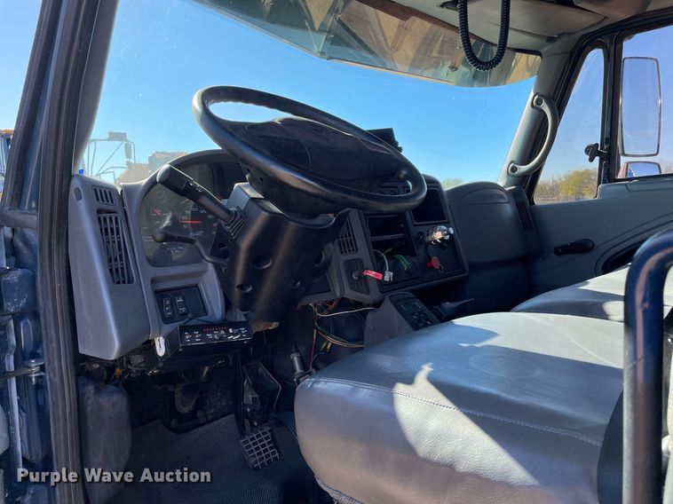 image for item DQ2291 2007 International 4300  Crew Cab utility / service truck