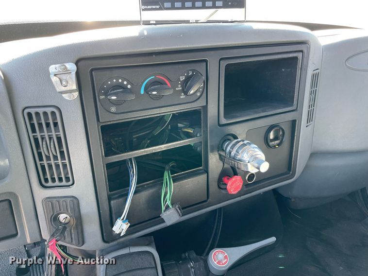 image for item DQ2291 2007 International 4300  Crew Cab utility / service truck