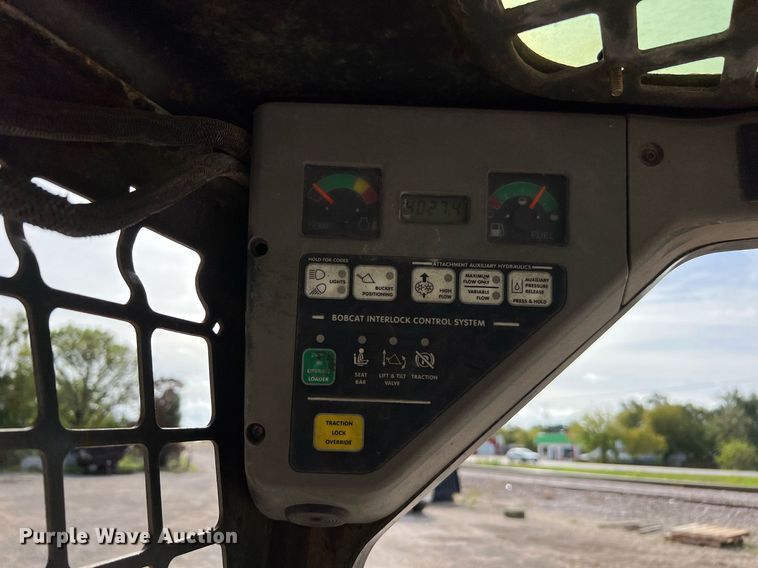 image for item DQ2293 2005 Bobcat T190  tracked skid steer loader