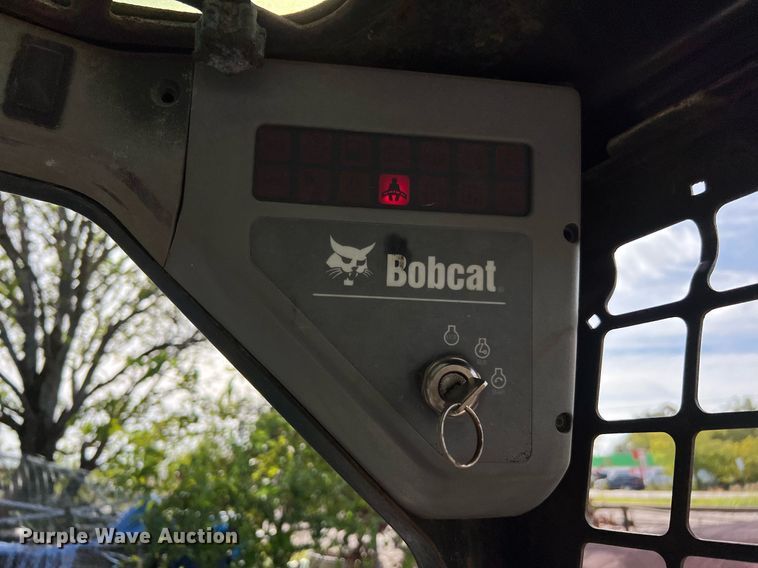 image for item DQ2293 2005 Bobcat T190  tracked skid steer loader