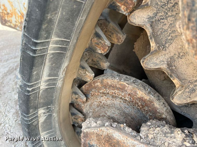 image for item DQ2293 2005 Bobcat T190  tracked skid steer loader