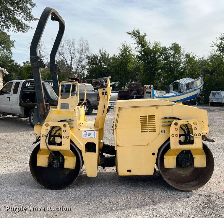 image for item DQ2294 Wacker RD25  double drum vibratory roller