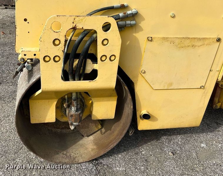 image for item DQ2294 Wacker RD25  double drum vibratory roller