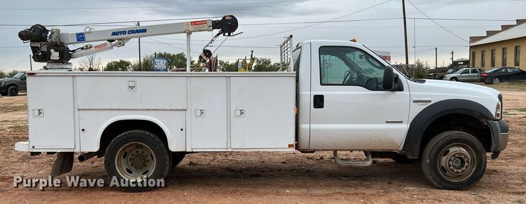 image for item DQ2304 2006 Ford F550 Super Duty XL  utility / service truck
