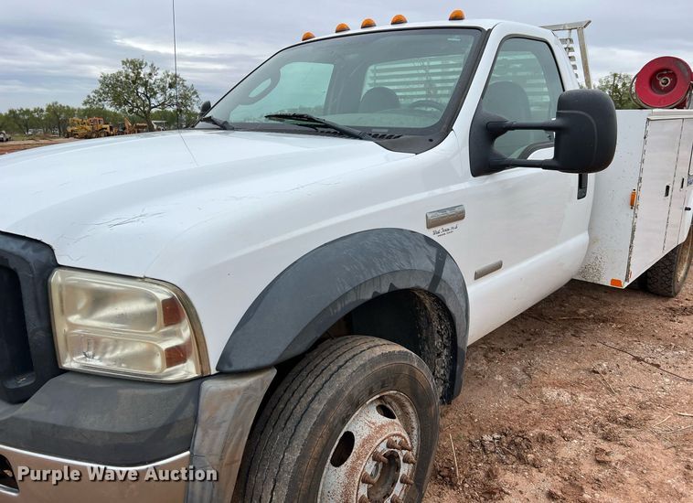 image for item DQ2304 2006 Ford F550 Super Duty XL  utility / service truck