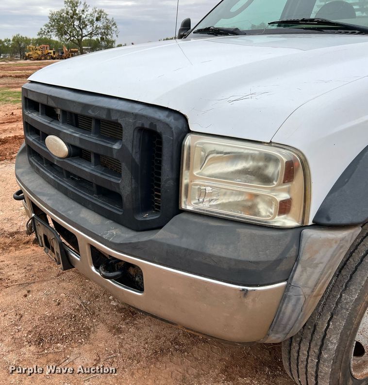image for item DQ2304 2006 Ford F550 Super Duty XL  utility / service truck