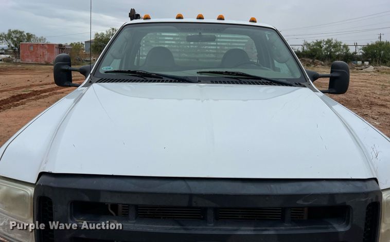 image for item DQ2304 2006 Ford F550 Super Duty XL  utility / service truck