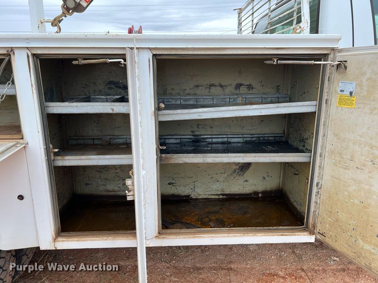 image for item DQ2304 2006 Ford F550 Super Duty XL  utility / service truck