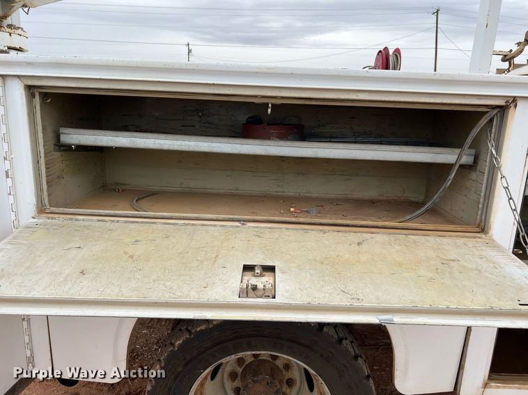 image for item DQ2304 2006 Ford F550 Super Duty XL  utility / service truck