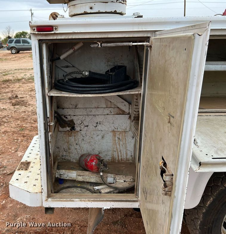 image for item DQ2304 2006 Ford F550 Super Duty XL  utility / service truck