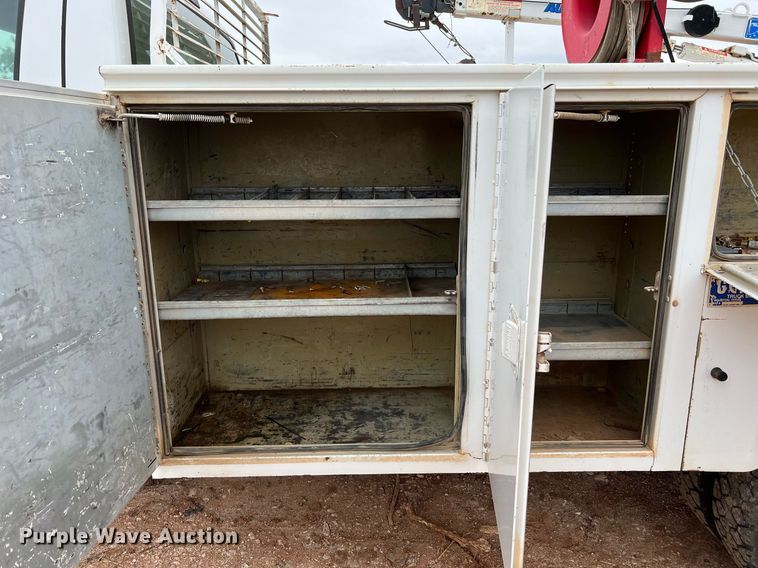 image for item DQ2304 2006 Ford F550 Super Duty XL  utility / service truck