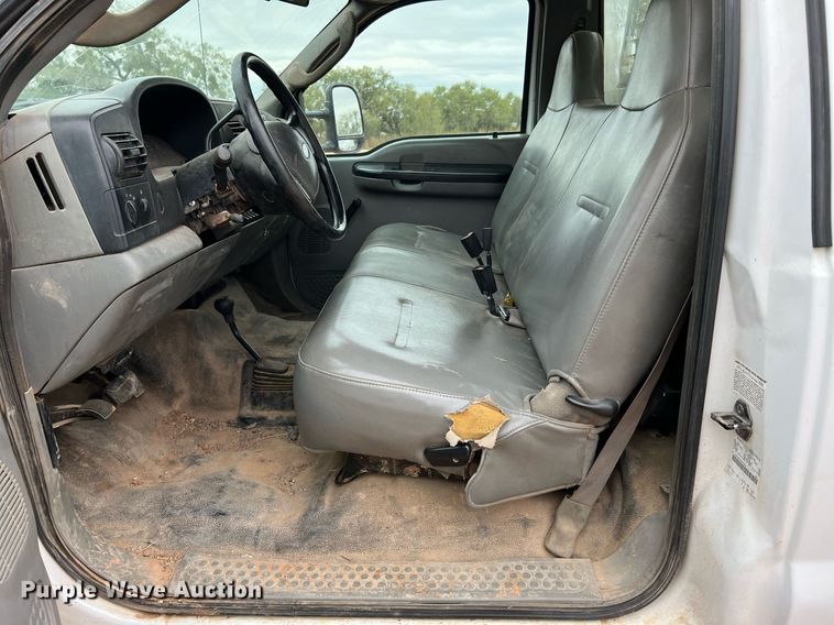 image for item DQ2304 2006 Ford F550 Super Duty XL  utility / service truck