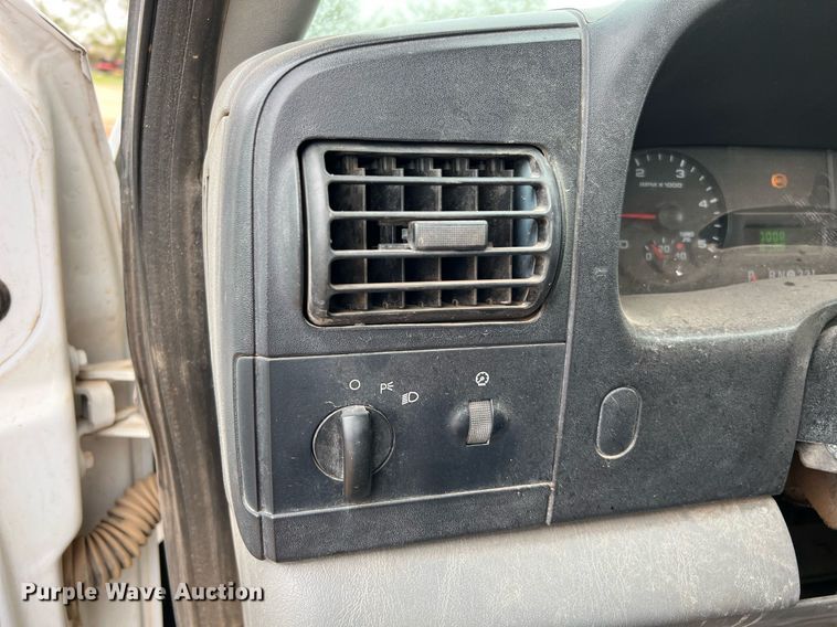 image for item DQ2304 2006 Ford F550 Super Duty XL  utility / service truck