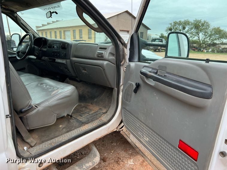 image for item DQ2304 2006 Ford F550 Super Duty XL  utility / service truck