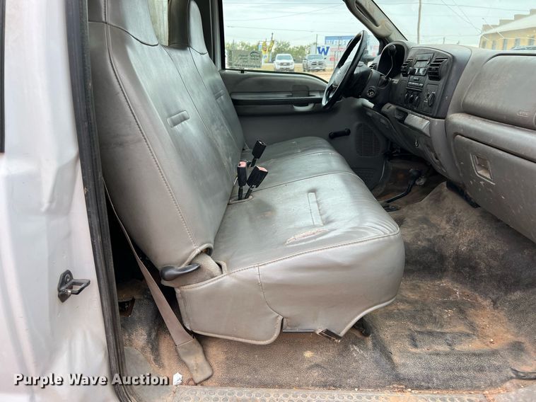 image for item DQ2304 2006 Ford F550 Super Duty XL  utility / service truck