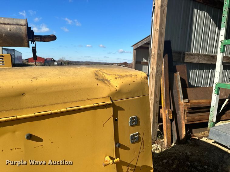 image for item DQ7394 Leroi 85  air compressor