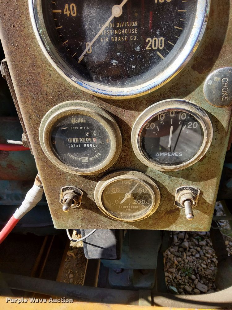 image for item DQ7394 Leroi 85  air compressor