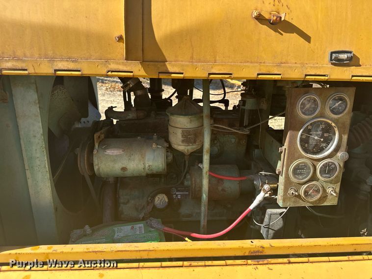 image for item DQ7394 Leroi 85  air compressor