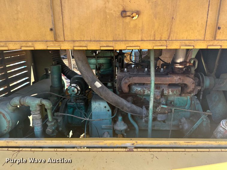 image for item DQ7394 Leroi 85  air compressor