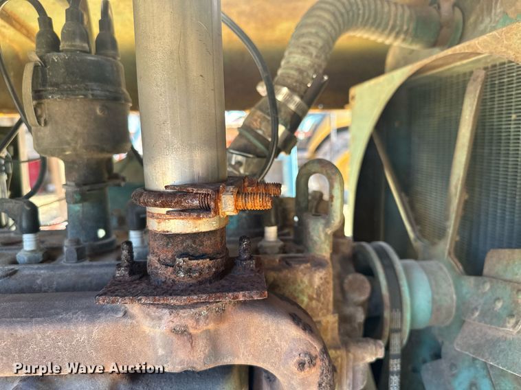 image for item DQ7394 Leroi 85  air compressor