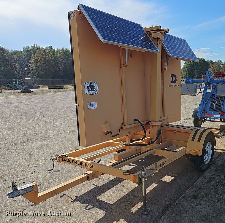 image for item DR3438 2005 Daktronics VP-1000  message board trailer