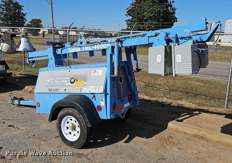 image for item DR3439 2004 Genie TML-4000N  light plant