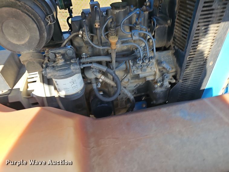 image for item DR3439 2004 Genie TML-4000N  light plant