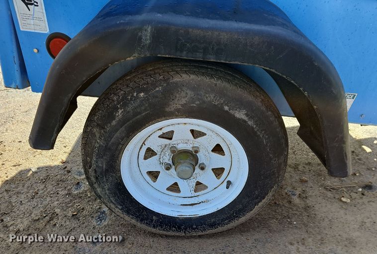 image for item DR3439 2004 Genie TML-4000N  light plant