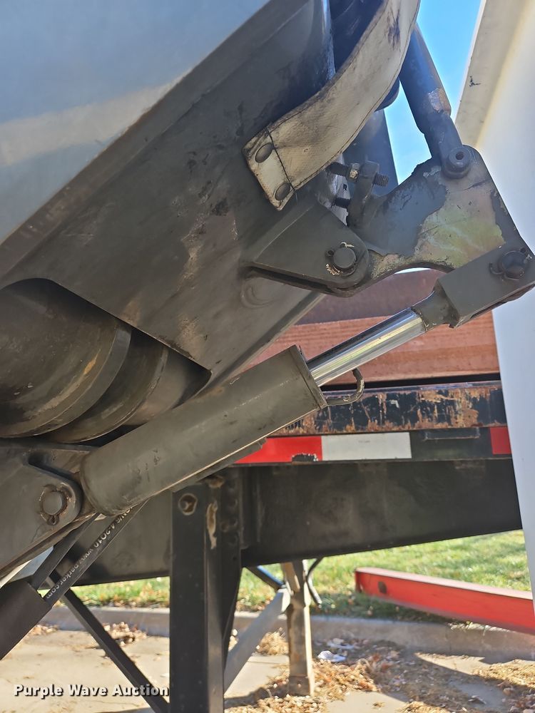 image for item DS5619 Terex Hi Ranger SC-45  bucket lift