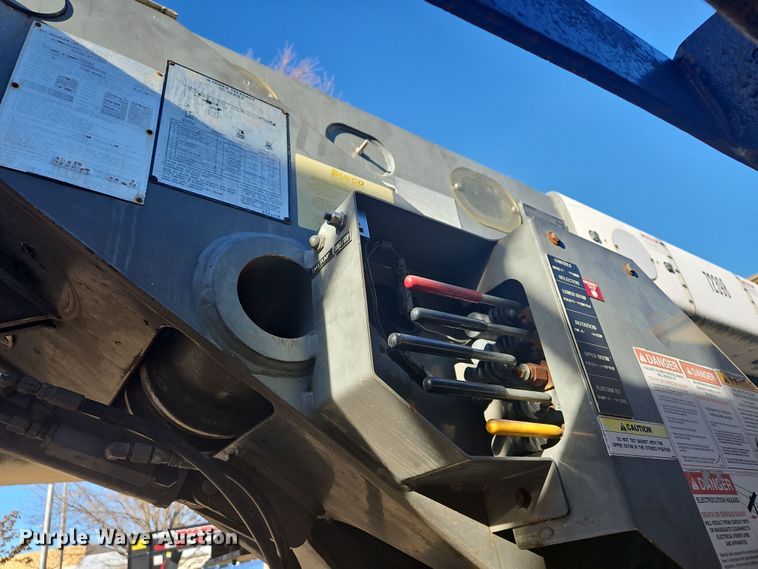 image for item DS5619 Terex Hi Ranger SC-45  bucket lift