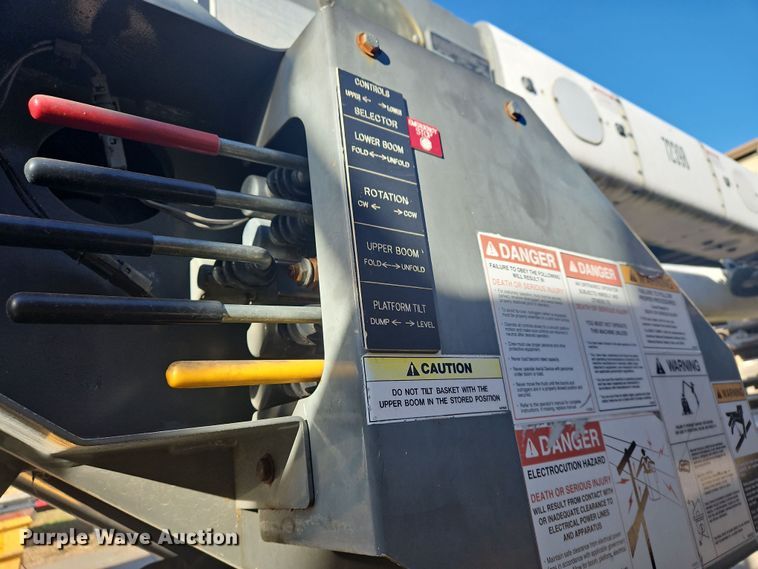 image for item DS5619 Terex Hi Ranger SC-45  bucket lift