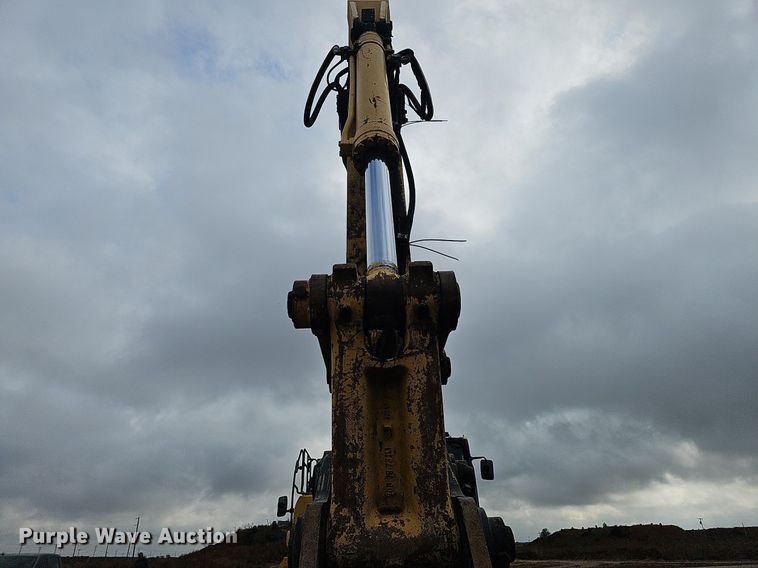 image for item DS5662 2012 Komatsu PC490LC-10  excavator