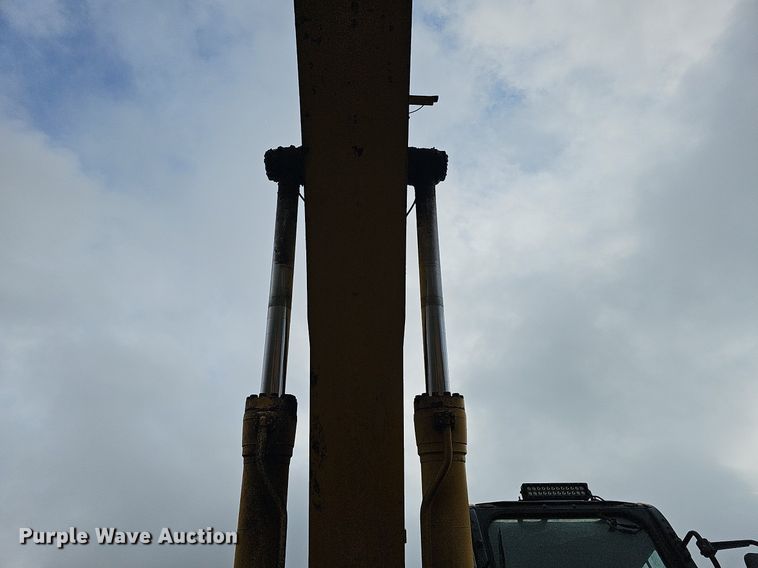 image for item DS5662 2012 Komatsu PC490LC-10  excavator