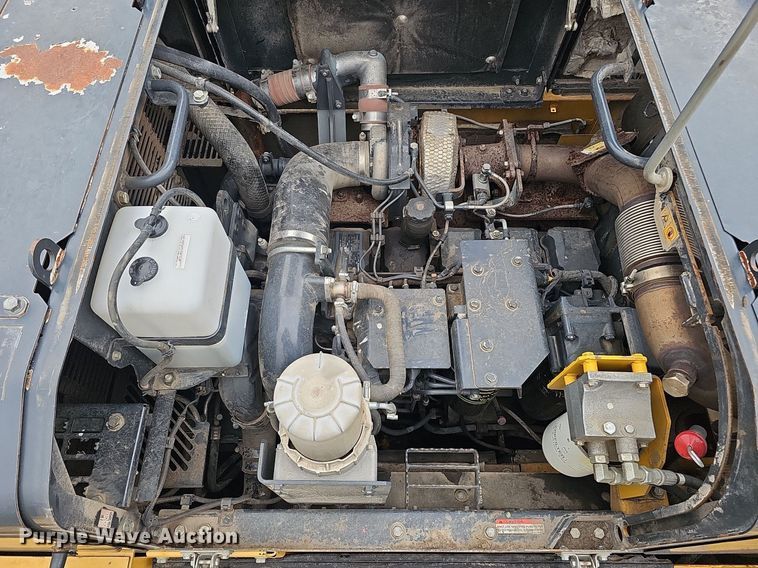 image for item DS5662 2012 Komatsu PC490LC-10  excavator