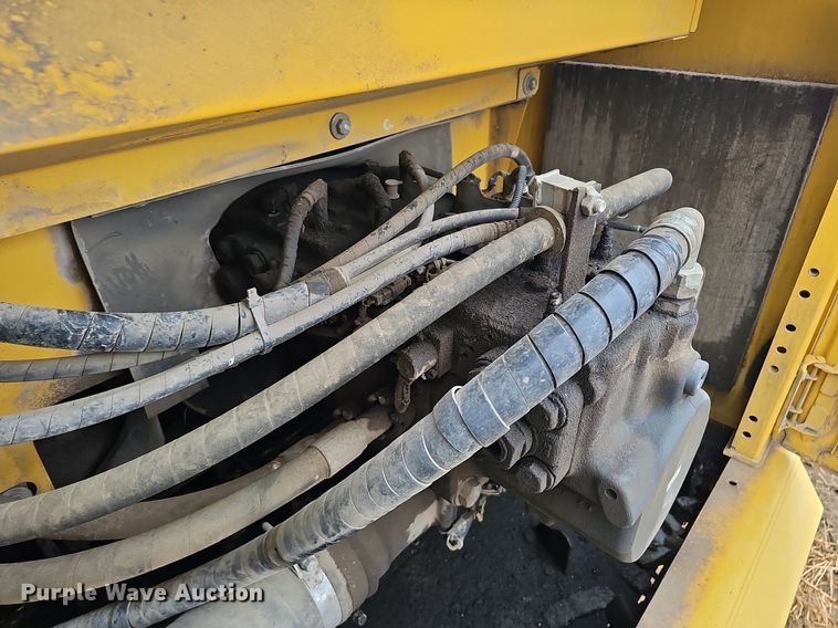 image for item DS5662 2012 Komatsu PC490LC-10  excavator