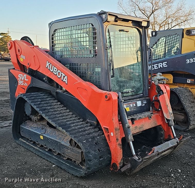 image for item DS5731 2019 Kubota SVL 95-2S  skid steer loader