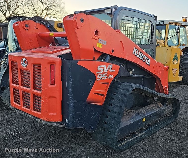 image for item DS5731 2019 Kubota SVL 95-2S  skid steer loader