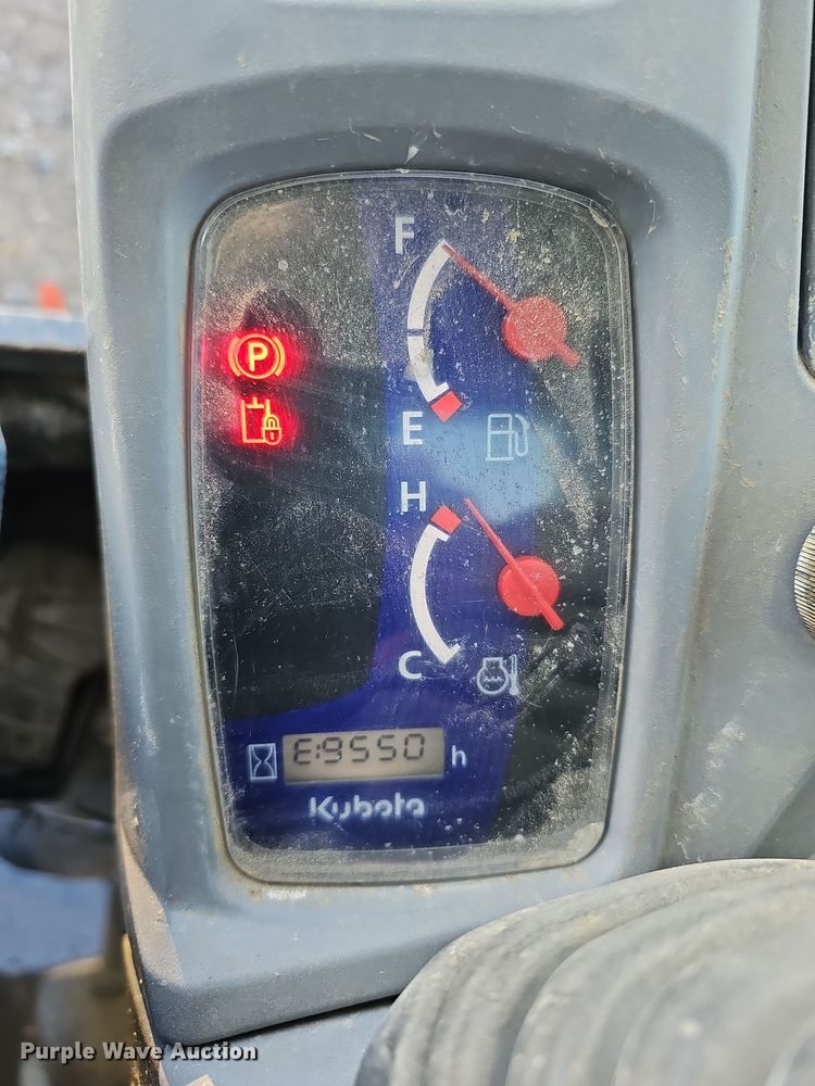 image for item DS5731 2019 Kubota SVL 95-2S  skid steer loader