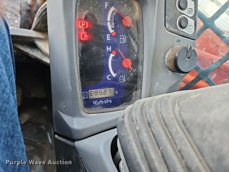 image for item DS5731 2019 Kubota SVL 95-2S  skid steer loader