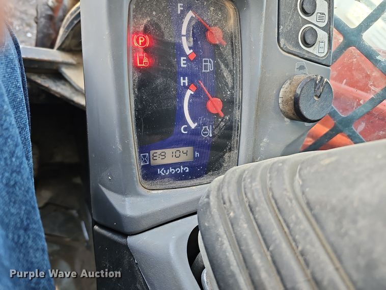 image for item DS5731 2019 Kubota SVL 95-2S  skid steer loader