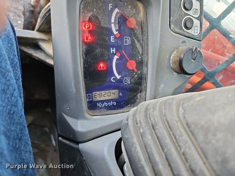 image for item DS5731 2019 Kubota SVL 95-2S  skid steer loader