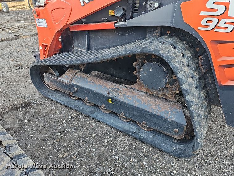 image for item DS5731 2019 Kubota SVL 95-2S  skid steer loader