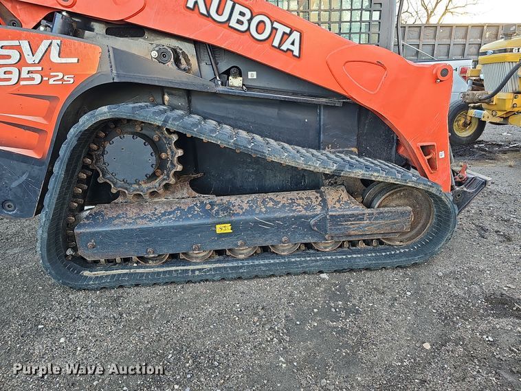 image for item DS5731 2019 Kubota SVL 95-2S  skid steer loader
