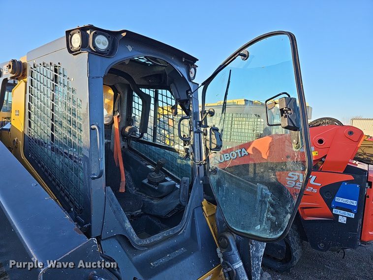 image for item DS5732 2017 John Deere 333G  tracked skid steer loader